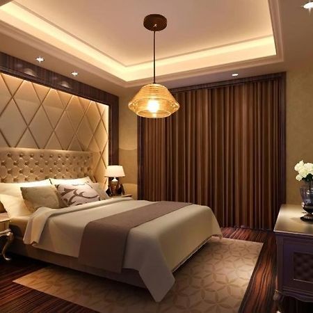Hotel Tulip Near Delhi Airport 뉴델리 외부 사진