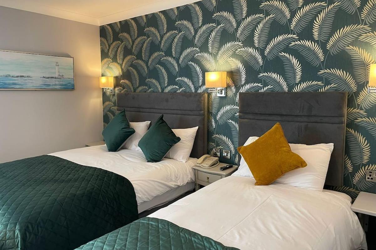 Hotel Tulip Near Delhi Airport 뉴델리 객실 사진